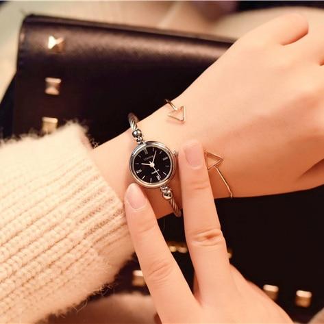 Relógio com Pulseira de Aço Feminino - Resistent Metal relógio 043 AmploTech Prata e preto
